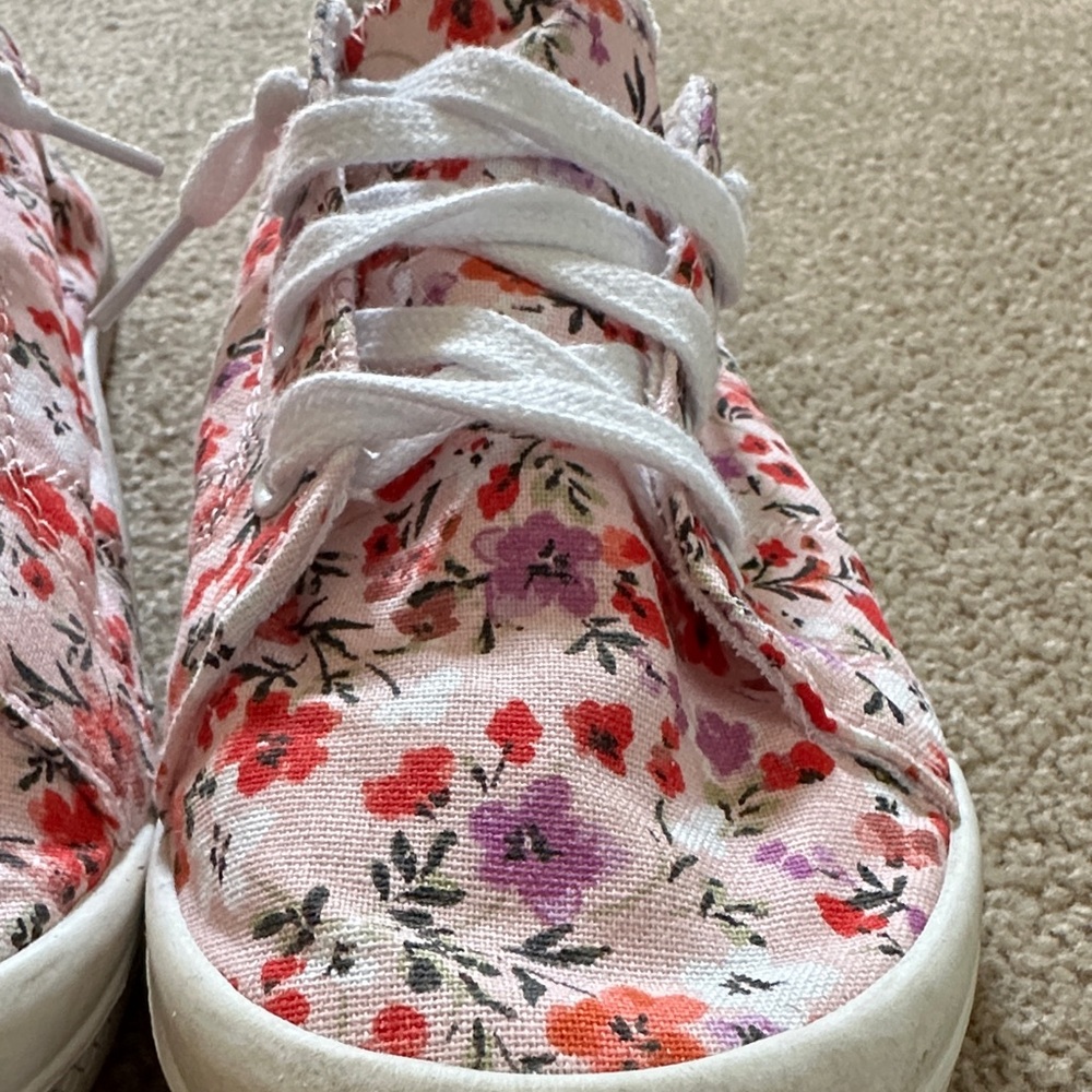 Time and Tru Pink Floral Lace-Up Womans Sneakers - Picture 4 of 7